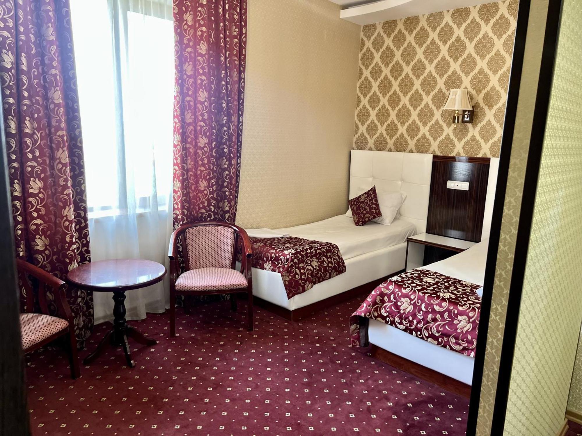 Armenian Royal Palace Erévan Extérieur photo