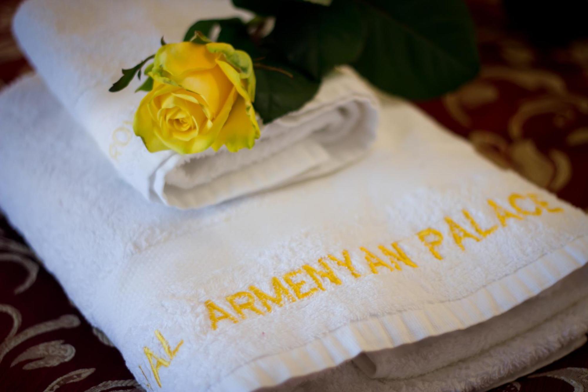 Armenian Royal Palace Erévan Extérieur photo
