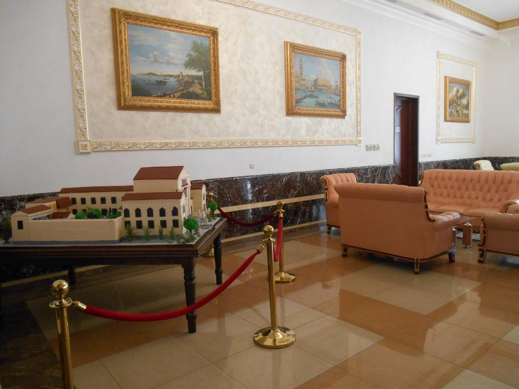 Armenian Royal Palace Erévan Extérieur photo