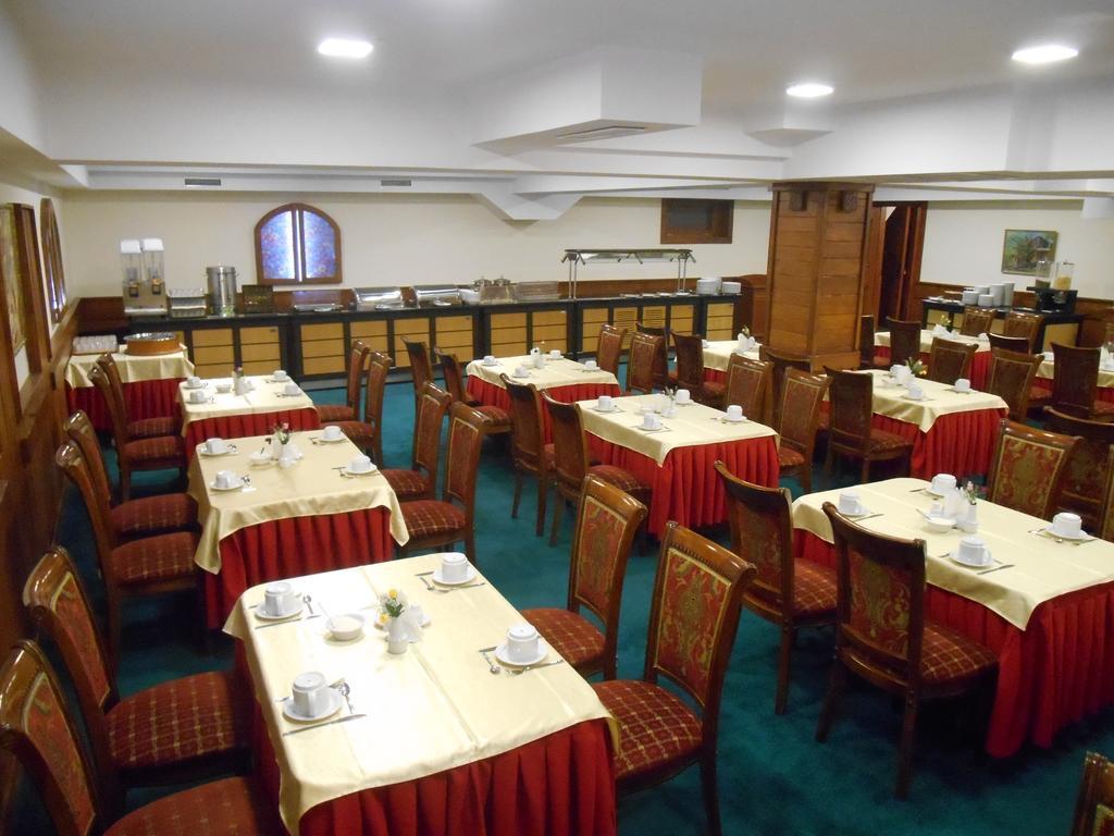 Armenian Royal Palace Erévan Extérieur photo
